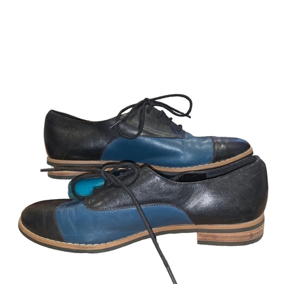 Kate Spade “Saturday” Two Toned Oxford Shoe - Picture 6 of 11